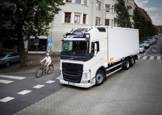 Volvo Trucks Argentina e YPF firmaron un acuerdo para continuar con las acciones en conjunto del Programa Cero Accidentes