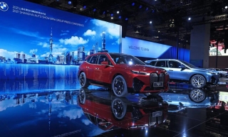 BMW Group presentó el iX e i4, flamantes propuesta eléctricas que estarán a la venta en el último trimestre del año