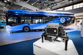 Iveco Group y Hyundai Motor Company presentan un nuevo autobús urbano de hidrógeno 
