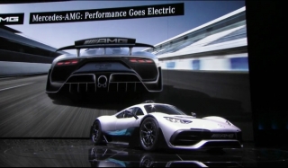 Mercedes-Benz realizó el anticipo del AMG Project One, el primer auto urbano deportivo, con motor de Fórmula 1