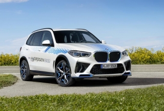 BMW adelanta detalles del vehículo que presentará en el Salón de Munich, el iX5 Hydrogen, con motor de 368 caballos