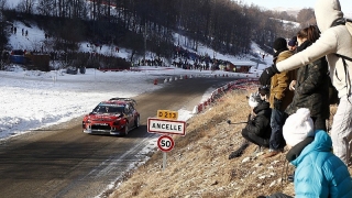 WRC. Sébastien Ogier, con Citroën C3, logró un brillante triunfo en el Rally de Montecarlo, que abrió la nueva temporada