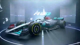 MercedesAMGF1 presenta el flamante W13, efecto suelo, con el que competirá en la temporada 2022 de F1. Mirá el video 