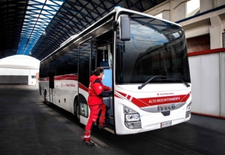 Iveco confirma que el Bus Crossway de la Cruz Roja Italiana, es el primer autobús de alta biocontención del mundo