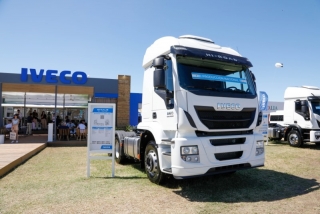 Iveco presentó en Expoagro nuevas configuraciones bitren de producción nacional