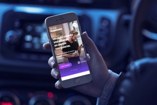 VoyenAuto es una app que permite alquilar un auto desde el celular y recibirlo donde se quiera