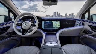 Mercedes-Benz confirma que comienza a incluir la inteligencia artificial con ChatGPT en los vehículos para clientes