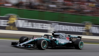Fórmula 1. Lewis Hamilton, con Mercedes, encontró un inesperado triunfo en el Gran Premio de Brasil, desarrollado en Interlagos