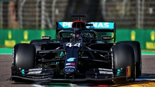 Fórmula 1. Lewis Hamilton, con Mercedes, con estrategia propia gano el GP de Emilia Romagna, con lo que el Equipo Mercedes-AMG-F1 logró el campeonato