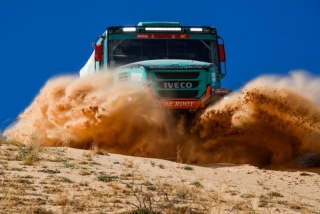 Petronas Team De Rooy Iveco ya compite en el rally Dakar 2022