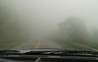 Seguridad Vial. Sugerencias a la hora de conducir con Niebla, uno de los factores climáticos más peligrosos para el tránsito 