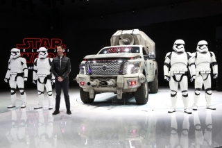 Nissan muestra en el Salón del Automóvil de Los Angeles la Titan AT-M6, con temática de la película Star Wars. Mirá el video