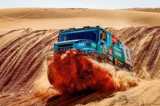 El equipo Petronas Team De Rooy Iveco confirma las posiciones logradas en la mitad del rally Dakar 2022