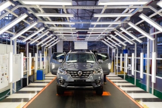Renault Argentina realizó el lanzamiento industrial de la pickup Alaskan, que se presentará en noviembre próximo