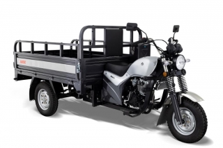 Motos. Zanella ofrece en la Argentina el rediseño del triciclo ZMAX 200, desarrollado para el transporte de cargas
