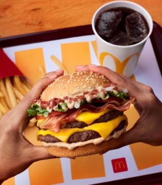 Marketing. McDonald's lanza la nueva hamburguesa Grand Tasty Turbo Bacon