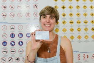 Confirman la entrega de la primera Licencia de Conducir no binaria de la provincia de Buenos Aires