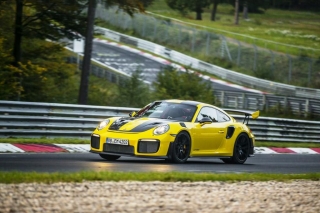 Porsche consiguió un nuevo record de vuelta en Nürburgring Nordschleife, con el 911 GT2 RS. Mirá el video
