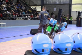 La ANSV realizó una capacitación y entrega de cascos para mil motociclistas de Lomas de Zamora