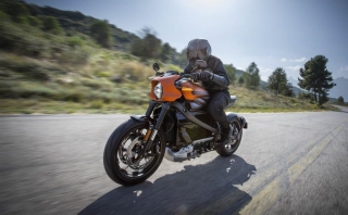 Harley-Davidson confirma la producción de la LiveWire, la primera motocicleta eléctrica de la marca, presentada en el CES