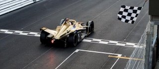 Fórmula E. Jean-Eric Vergne, con DS Techeetah, ganó, de punta a punta, el ePrix de Mónaco y encabeza el mundial