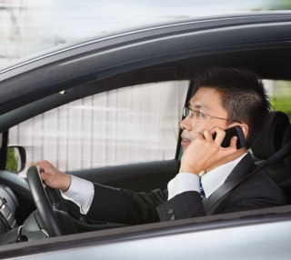 123Seguro confirma que el 71% de conductores apoya la medida de las fotomultas por uso de celular al volante