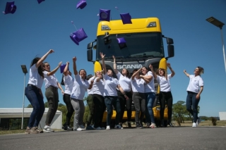Scania Argentina da a conocer que lanza la inscripción para la quinta edición del programa “Conductoras”