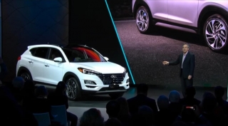 En el Salón de Nueva York Hyundai Motors mostró el rediseño de la Tucson, el SUV mediano, que llegará a nuestro mercado
