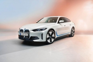 BMW confirmó algunas  novedades del i4 Gran Coupé, la versión totalmente eléctrica de 530 CV y una autonomía de 600 km