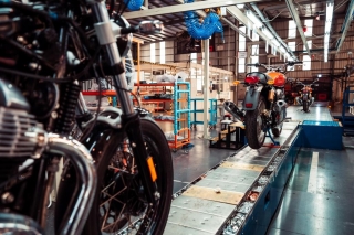 Royal Enfield confirmó que, de la mano del Grupo Simpa, comienza la producción de motos en la Argentina