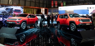 Jeep mostró el sistema PHEV híbrido y enchufable, en el Renegade y Compass, presentados en el Salón de Turín