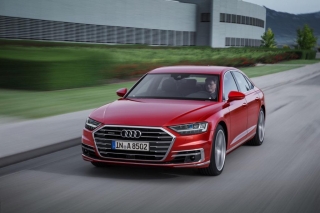 Audi ya presentó en Europa el flamante A8 2018, con novedades de diseño y la última tecnología. Llegará a nuestro mercado
