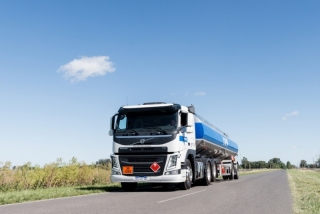 Volvo Argentina renueva por dos años más su acuerdo con YPF para la producción local de lubricantes