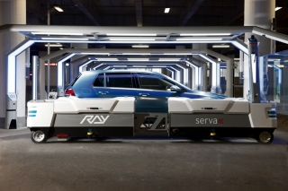 Marketing. Ray de Serva, un sistema de estacionamiento con un asistente robotizado. Mirá el Video