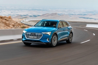 Audi Argentina confirma que ofrecerá en nuestro mercado el e-tron quattro, primer vehículo totalmente eléctrico de la marca. Mirá el Video
