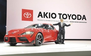 Akio Toyoda, CEO de Toyota Motors, explica por qué no está totalmente involucrado en los vehículos eléctricos