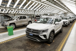 Volkswagen Argentina festeja la producción del SUV Taos en el Centro Industrial Pacheco