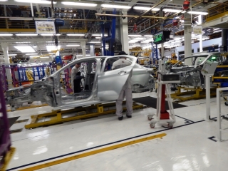 Adefa registró una baja en la producción de vehículos en el último mes en el mercado de la Argentina