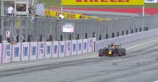 Fórmula 1. Max Verstappen, con Red Bull Honda, se quedó con el GP de Estiria, en una carrera con pocas emociones