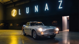 El famoso Aston Martin DB6, de Bond, James Bond, se transforma en un vehículo eléctrico