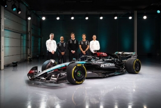 Mercedes-AMG Petronas presentó el nuevo monoplaza y el equipo para la temporada 2024 de Fórmula 1