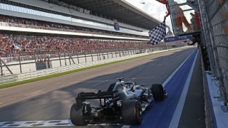 Fórmula 1. Lewis Hamilton, con Mercedes, sin darse cuenta, se quedó con triunfo en el Gran Premio de Rusia