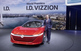 I.D. Vizzion, el flamante prototipo eléctrico grande de Volkswagen, donde ya no es necesario un conductor, mostrado en el Salón de Ginebra