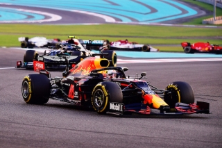 Fórmula 1. Max Verstappen, con Red Bull, triunfó sin fisuras, en el Gran Premio de Abu Dhabi, última carrera del año